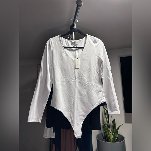 Aritzia White Asymmetrical Bodysuit with Mandarin Collar - Picture 1 of 4